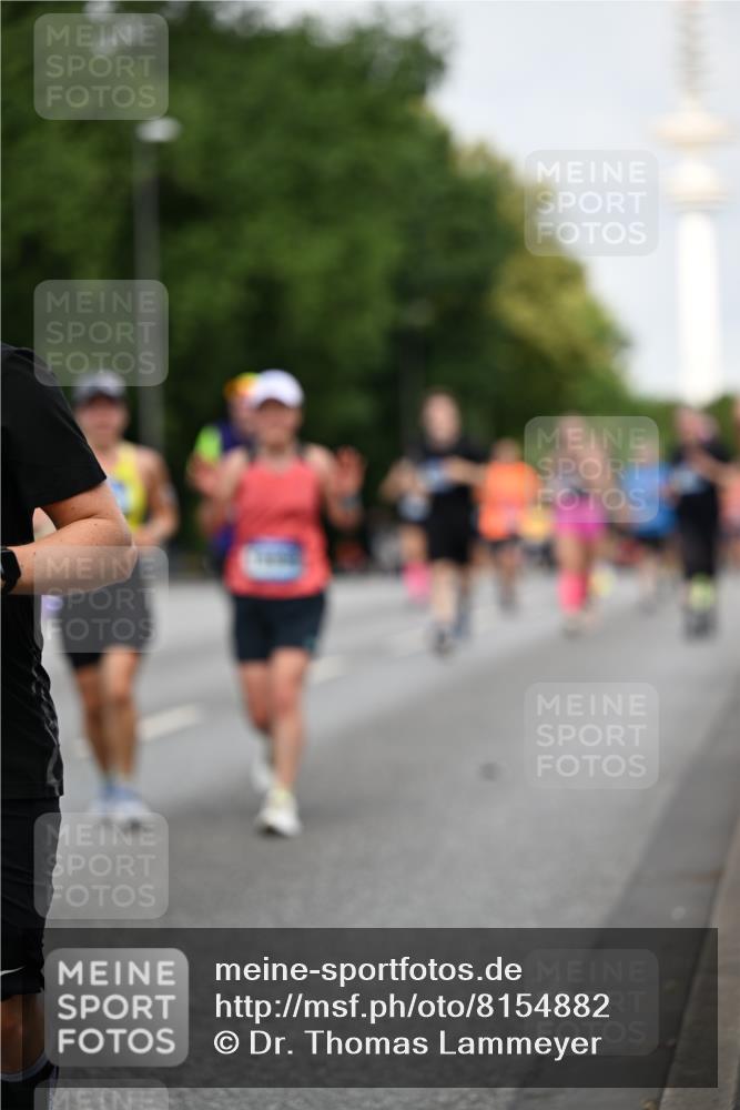 29.06.2025 - hella hamburg halbmarathon Dr. Thomas Lammeyer http://msf.ph/oto/8154882 29.06.2025 10:07:58 Kennedybrücke 1355, 1450, 2277, 2683, 4095, 4307, 4587, 4951, 5058, 5384, 5396, 5464, 5613, 6142, 6391, 6453, 7006, 7277, 7278, 7279, 7306, 7485, 8177, 8421, 8422, 8423, 8469, 8484, 9526, 9899, 10389, 11402 meine-sportfotos.de