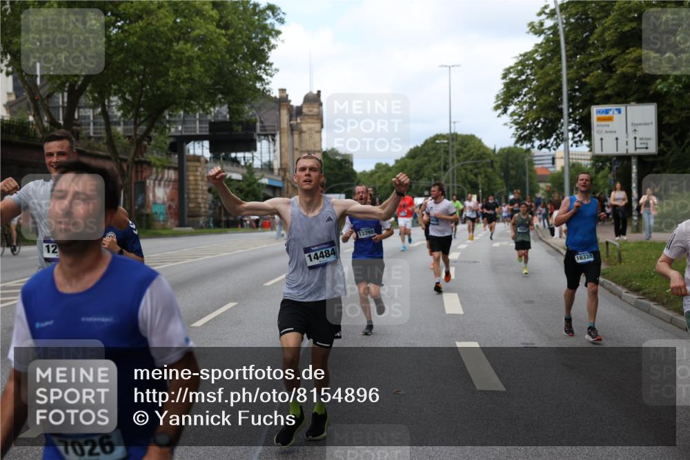 29.06.2025 - hella hamburg halbmarathon Yannick Fuchs http://msf.ph/oto/8154896 29.06.2025 10:37:57 20KM 3109, 3116, 3124, 3146, 3437, 3697, 3928, 4080, 5506, 6495, 7026, 7093, 7185, 7451, 7508, 7635, 8664, 9043, 9114, 9931, 10237, 10246, 10493, 11648, 11778, 11848, 12153, 12327, 12623, 12657, 12776, 13348, 13398, 13897, 14201, 14210, 14484, 14690, 14849, 15383, 15932, 16105, 16314, 16338, 16648, 16720, 16997, 17391, 17403, 17516, 18449, 18678, 18775, 19038, 19051, 19090, 19229 meine-sportfotos.de