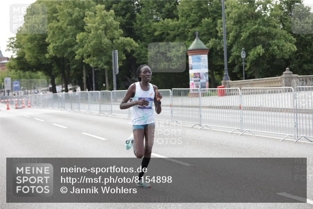 29.06.2025 - hella hamburg halbmarathon Jannik Wohlers http://msf.ph/oto/8154898 29.06.2025 09:35:37 Lombardsbrücke 28, 42, 14689 meine-sportfotos.de