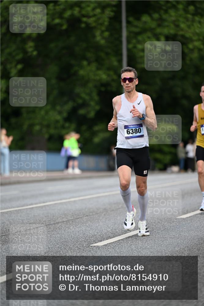 29.06.2025 - hella hamburg halbmarathon Dr. Thomas Lammeyer http://msf.ph/oto/8154910 29.06.2025 09:42:50 Kennedybrücke 51, 53, 2659, 3720, 6380, 6699 meine-sportfotos.de