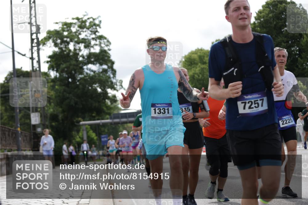 29.06.2025 - hella hamburg halbmarathon Jannik Wohlers http://msf.ph/oto/8154915 29.06.2025 10:16:37 Lombardsbrücke 1137, 1298, 1331, 1348, 1356, 1403, 1553, 1602, 2225, 2908, 3210, 3450, 3622, 5390, 5929, 5930, 5995, 6328, 6948, 7114, 7115, 7257, 7345, 7360, 7376, 7924, 7928, 8263, 8513, 8558, 8983, 9647, 10165, 10314, 10317, 10320, 10735, 10926, 11410, 12043, 12100, 12252, 12289, 12640, 13206, 13365, 13605, 14597, 14646, 15140, 15381, 15564, 15613, 15713, 16447, 16459, 16704, 16709, 17010, 17449, 17527, 17661, 17741, 17984, 18571 meine-sportfotos.de