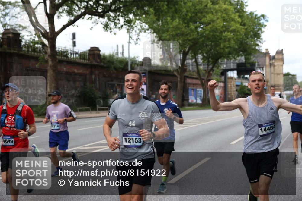 29.06.2025 - hella hamburg halbmarathon Yannick Fuchs http://msf.ph/oto/8154922 29.06.2025 10:37:58 20KM 3109, 3116, 3124, 3146, 3437, 3697, 3928, 4080, 5506, 6495, 7026, 7093, 7185, 7451, 7508, 7635, 8664, 9043, 9114, 9931, 10237, 10246, 10493, 11648, 11778, 11848, 12153, 12327, 12438, 12623, 12657, 12776, 13348, 13398, 13897, 14201, 14210, 14484, 14690, 14849, 15383, 15932, 16105, 16314, 16338, 16648, 16720, 16997, 17391, 17403, 17516, 18449, 18678, 18775, 19038, 19051, 19090, 19229 meine-sportfotos.de