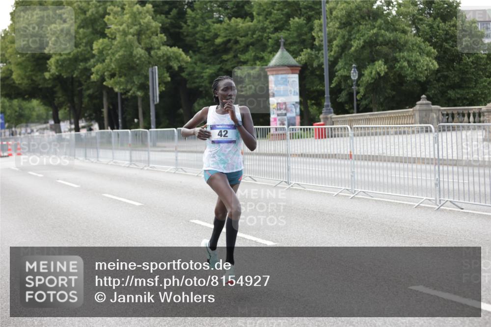 29.06.2025 - hella hamburg halbmarathon Jannik Wohlers http://msf.ph/oto/8154927 29.06.2025 09:35:37 Lombardsbrücke 28, 42, 14689 meine-sportfotos.de