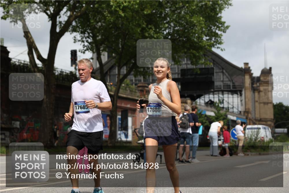 29.06.2025 - hella hamburg halbmarathon Yannick Fuchs http://msf.ph/oto/8154928 29.06.2025 10:58:05 20KM 1254, 1334, 1464, 2810, 3919, 4328, 7042, 7907, 8561, 8810, 8890, 9191, 11149, 12479, 13503, 13542, 13841, 14225, 14970, 15093, 15698, 15797, 16594, 16995, 17061, 17112, 17150, 17533, 17685, 17686, 17730, 18395, 18581 meine-sportfotos.de