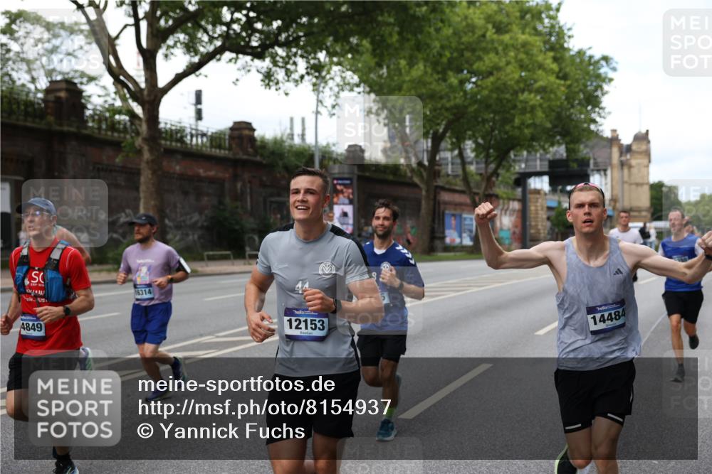 29.06.2025 - hella hamburg halbmarathon Yannick Fuchs http://msf.ph/oto/8154937 29.06.2025 10:37:58 20KM 3109, 3116, 3124, 3146, 3437, 3697, 3928, 4080, 5506, 6495, 7026, 7093, 7185, 7451, 7508, 7635, 8664, 9043, 9114, 9931, 10237, 10246, 10493, 11648, 11778, 11848, 12153, 12327, 12438, 12623, 12657, 12776, 13348, 13398, 13897, 14201, 14210, 14484, 14690, 14849, 15383, 15932, 16105, 16314, 16338, 16648, 16720, 16997, 17391, 17403, 17516, 18449, 18678, 18775, 19038, 19051, 19090, 19229 meine-sportfotos.de