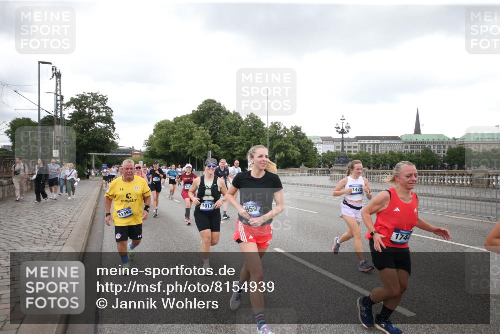 29.06.2025 - hella hamburg halbmarathon Jannik Wohlers http://msf.ph/oto/8154939 29.06.2025 10:53:34 Lombardsbrücke 1017, 1263, 1687, 1744, 1753, 1789, 2079, 2372, 2600, 2761, 2854, 3055, 3079, 3249, 3465, 3467, 3557, 4323, 4685, 4838, 5430, 5804, 5898, 5964, 6039, 6192, 6273, 6468, 6583, 6988, 7614, 8924, 9138, 9503, 9572, 11390, 11472, 11769, 11830, 12283, 12611, 13034, 13350, 13368, 14171, 14596, 14665, 14799, 15047, 15191, 15290, 15791, 16313, 16691, 16748, 16930, 17255, 17309, 17487, 17622, 18348, 18365, 18904, 19019 meine-sportfotos.de