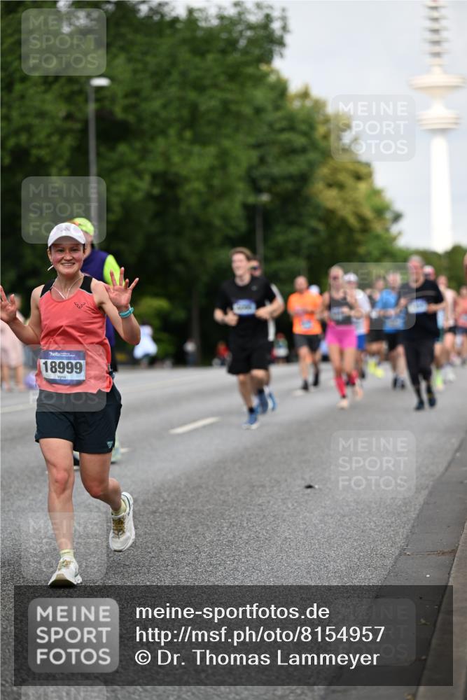 29.06.2025 - hella hamburg halbmarathon Dr. Thomas Lammeyer http://msf.ph/oto/8154957 29.06.2025 10:07:59 Kennedybrücke 1355, 1450, 2277, 2683, 4095, 4307, 4587, 4951, 5058, 5384, 5396, 5464, 5613, 6142, 6453, 7006, 7277, 7278, 7279, 7306, 7485, 8177, 8421, 8422, 8423, 8469, 8484, 9526, 9899, 10389, 11402 meine-sportfotos.de