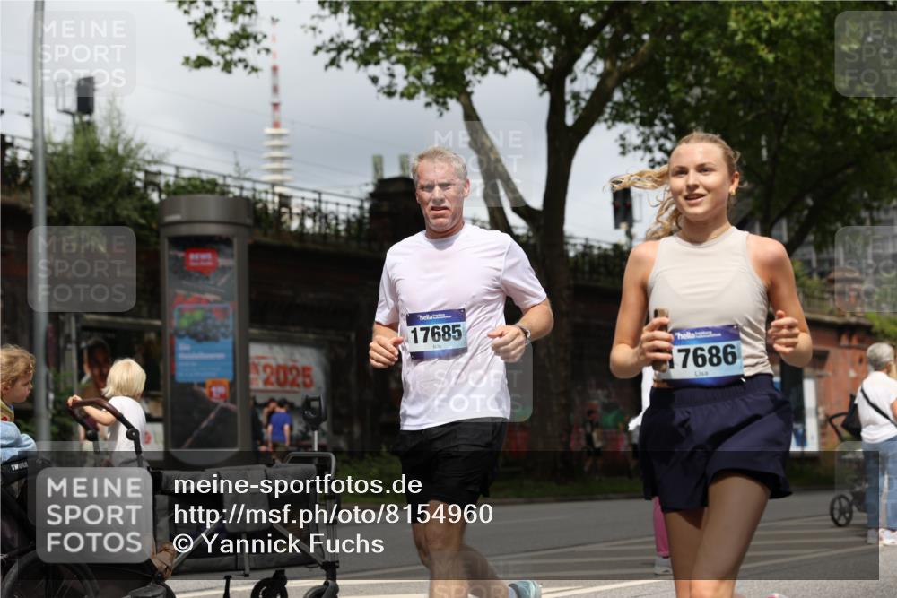 29.06.2025 - hella hamburg halbmarathon Yannick Fuchs http://msf.ph/oto/8154960 29.06.2025 10:58:05 20KM 1254, 1334, 1464, 2810, 3919, 4328, 7042, 7907, 8561, 8810, 8890, 9191, 11149, 12479, 13503, 13542, 13841, 14225, 14970, 15093, 15698, 15797, 16594, 16995, 17061, 17112, 17150, 17533, 17685, 17686, 17730, 18395, 18581 meine-sportfotos.de