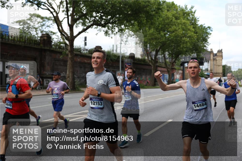 29.06.2025 - hella hamburg halbmarathon Yannick Fuchs http://msf.ph/oto/8154963 29.06.2025 10:37:58 20KM 3109, 3116, 3124, 3146, 3437, 3697, 3928, 4080, 5506, 6495, 7026, 7093, 7185, 7451, 7508, 7635, 8664, 9043, 9114, 9931, 10237, 10246, 10493, 11648, 11778, 11848, 12153, 12327, 12438, 12623, 12657, 12776, 13348, 13398, 13897, 14201, 14210, 14484, 14690, 14849, 15383, 15932, 16105, 16314, 16338, 16648, 16720, 16997, 17391, 17403, 17516, 18449, 18678, 18775, 19038, 19051, 19090, 19229 meine-sportfotos.de