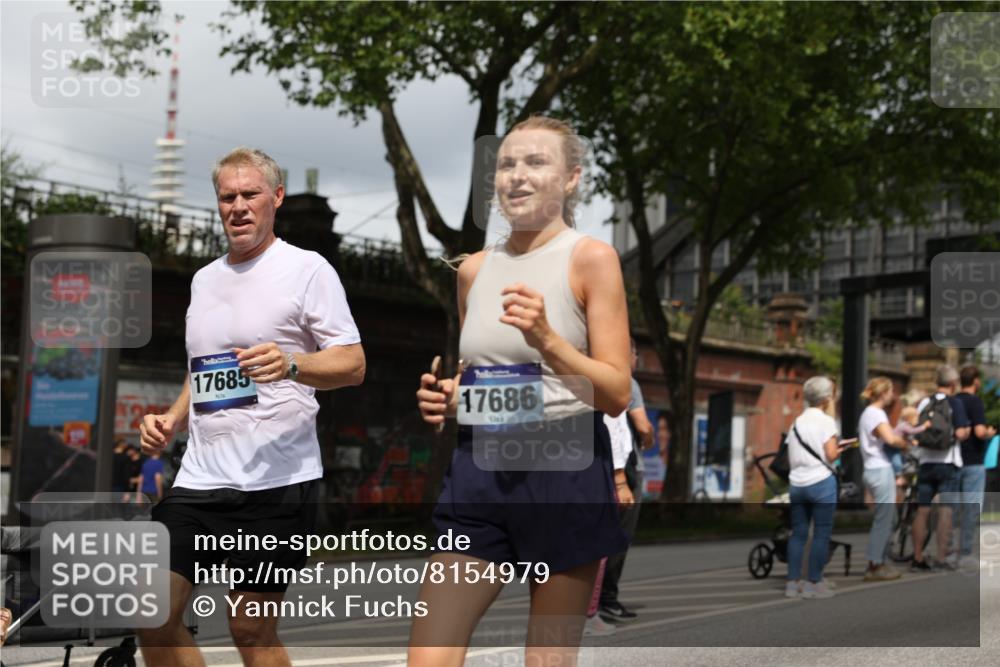 29.06.2025 - hella hamburg halbmarathon Yannick Fuchs http://msf.ph/oto/8154979 29.06.2025 10:58:06 20KM 1254, 1334, 1464, 2810, 3919, 7042, 7907, 8561, 8810, 8890, 9191, 11149, 12479, 13503, 13542, 13841, 14225, 14970, 15093, 15698, 15797, 16594, 16995, 17061, 17112, 17150, 17533, 17685, 17686, 17730, 18395, 18581 meine-sportfotos.de
