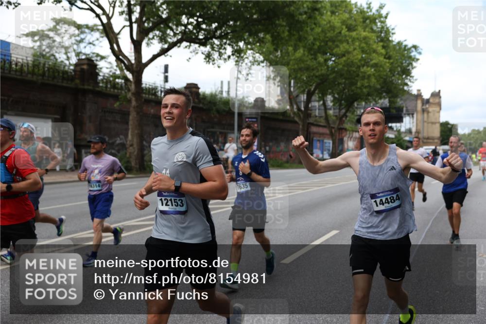 29.06.2025 - hella hamburg halbmarathon Yannick Fuchs http://msf.ph/oto/8154981 29.06.2025 10:37:58 20KM 3109, 3116, 3124, 3146, 3437, 3697, 3928, 4080, 5506, 6495, 7026, 7093, 7185, 7451, 7508, 7635, 8664, 9043, 9114, 9931, 10237, 10246, 10493, 11648, 11778, 11848, 12153, 12327, 12438, 12623, 12657, 12776, 13348, 13398, 13897, 14201, 14210, 14484, 14690, 14849, 15383, 15932, 16105, 16314, 16338, 16648, 16720, 16997, 17391, 17403, 17516, 18449, 18678, 18775, 19038, 19051, 19090, 19229 meine-sportfotos.de