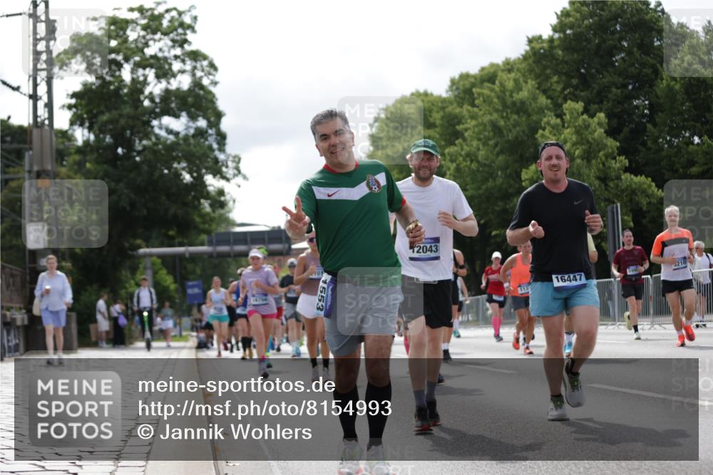 29.06.2025 - hella hamburg halbmarathon Jannik Wohlers http://msf.ph/oto/8154993 29.06.2025 10:16:39 Lombardsbrücke 1137, 1298, 1331, 1348, 1356, 1553, 1602, 2225, 2908, 3210, 3622, 5390, 5929, 5930, 5995, 7114, 7115, 7257, 7345, 7360, 7376, 7924, 7928, 8263, 8513, 8558, 8983, 9647, 10165, 10314, 10317, 10320, 10735, 10926, 11410, 12043, 12100, 12252, 12289, 12640, 13206, 13605, 14597, 14646, 15140, 15381, 15564, 15613, 15713, 16447, 16459, 16704, 16709, 16817, 17010, 17449, 17527, 17661, 17741, 17984, 18108, 18571 meine-sportfotos.de