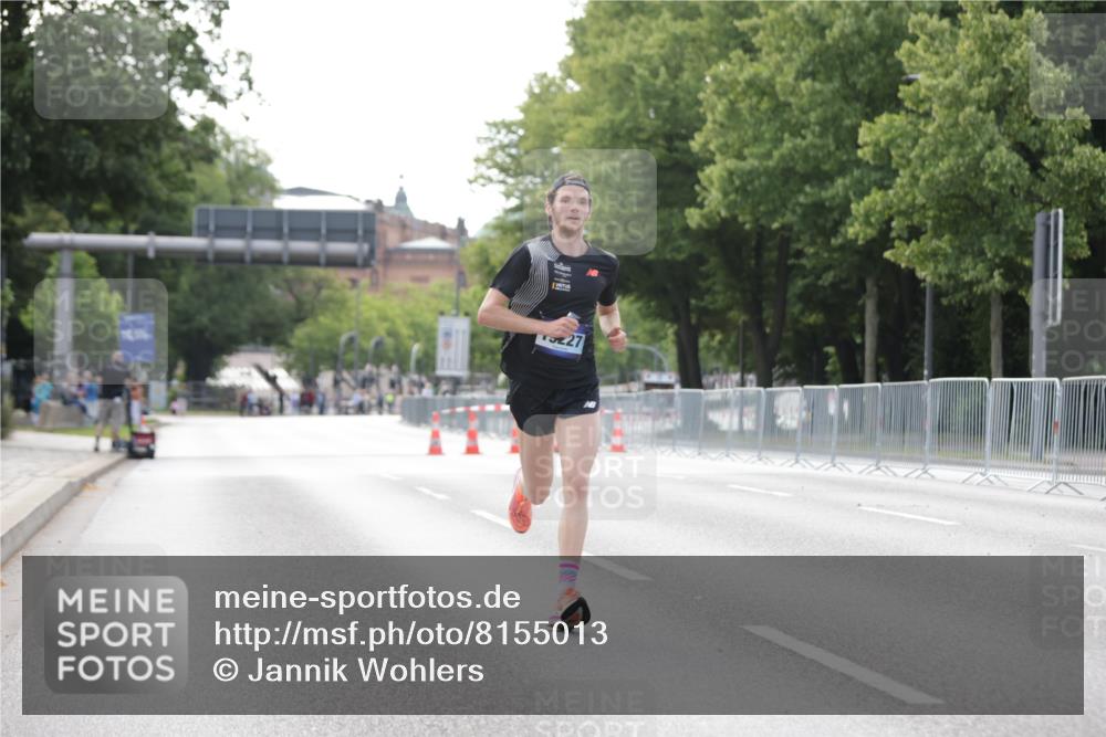 29.06.2025 - hella hamburg halbmarathon Jannik Wohlers http://msf.ph/oto/8155013 29.06.2025 09:36:07 Lombardsbrücke 19227 meine-sportfotos.de