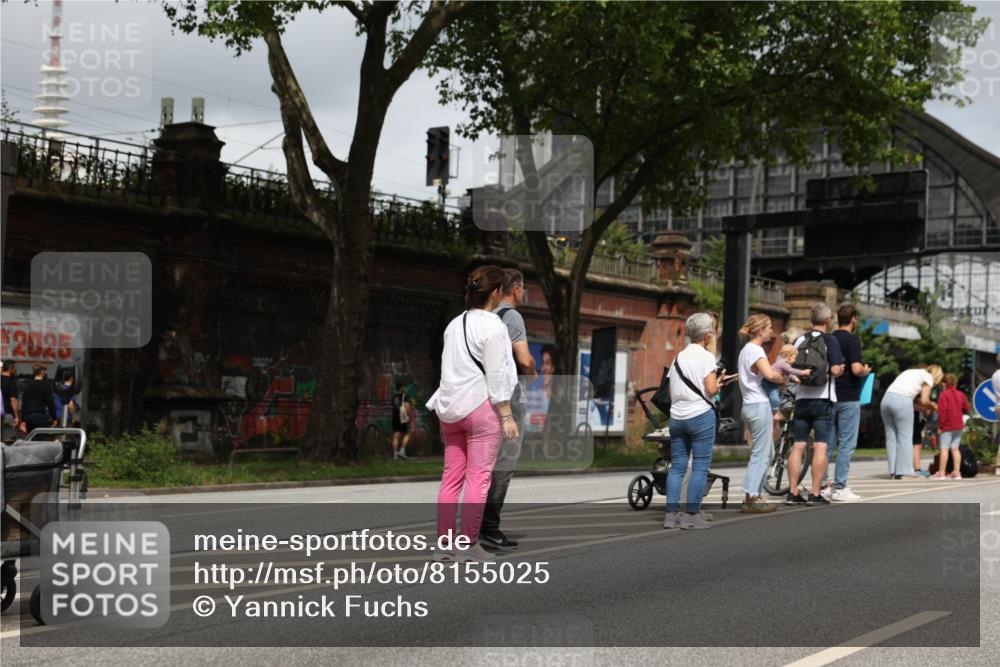 29.06.2025 - hella hamburg halbmarathon Yannick Fuchs http://msf.ph/oto/8155025 29.06.2025 10:58:06 20KM 1254, 1334, 1464, 2810, 3919, 7042, 7907, 8561, 8810, 8890, 9191, 11149, 12479, 13503, 13542, 13841, 14225, 14970, 15093, 15698, 15797, 16594, 16995, 17061, 17112, 17150, 17533, 17685, 17686, 17730, 18395, 18581 meine-sportfotos.de