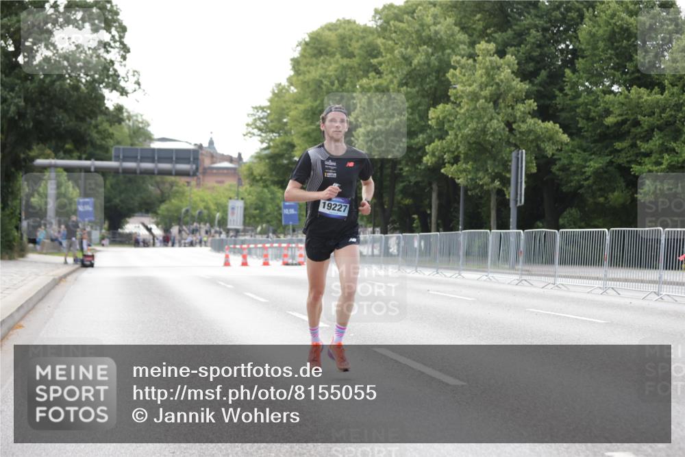 29.06.2025 - hella hamburg halbmarathon Jannik Wohlers http://msf.ph/oto/8155055 29.06.2025 09:36:08 Lombardsbrücke 19227 meine-sportfotos.de