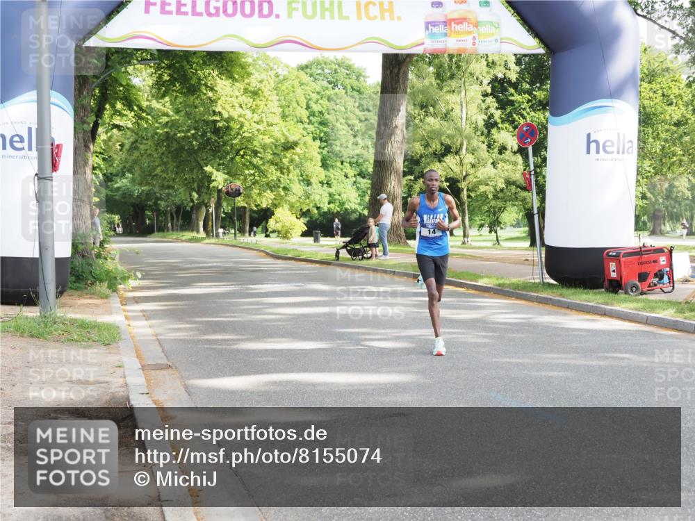29.06.2025 - hella hamburg halbmarathon MichiJ http://msf.ph/oto/8155074 29.06.2025 09:57:51 Zwischen KM18-KM19 14, 17, 19 meine-sportfotos.de