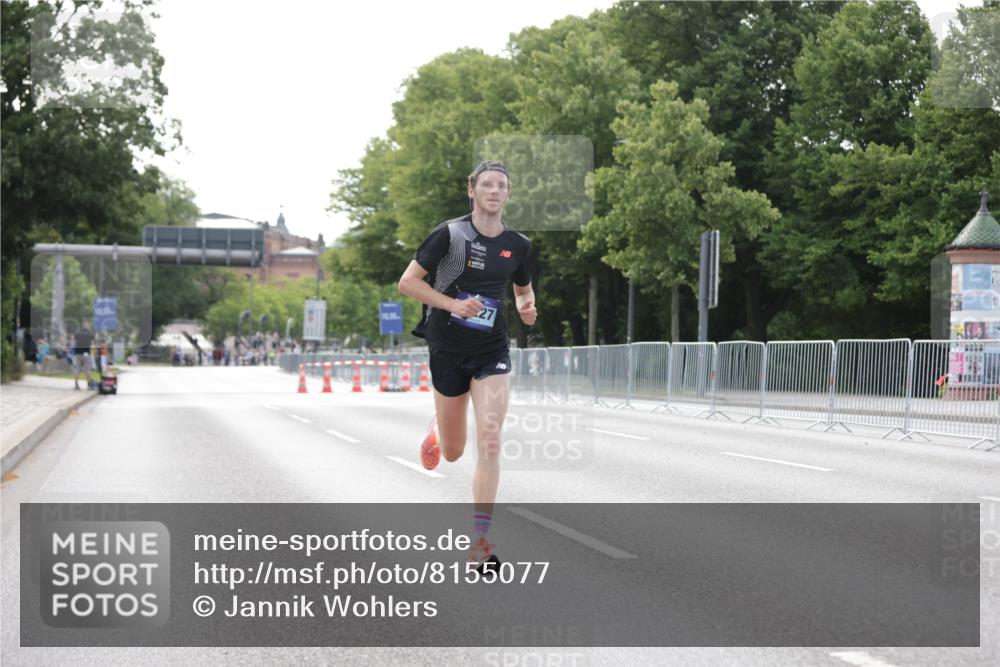29.06.2025 - hella hamburg halbmarathon Jannik Wohlers http://msf.ph/oto/8155077 29.06.2025 09:36:08 Lombardsbrücke 19227 meine-sportfotos.de
