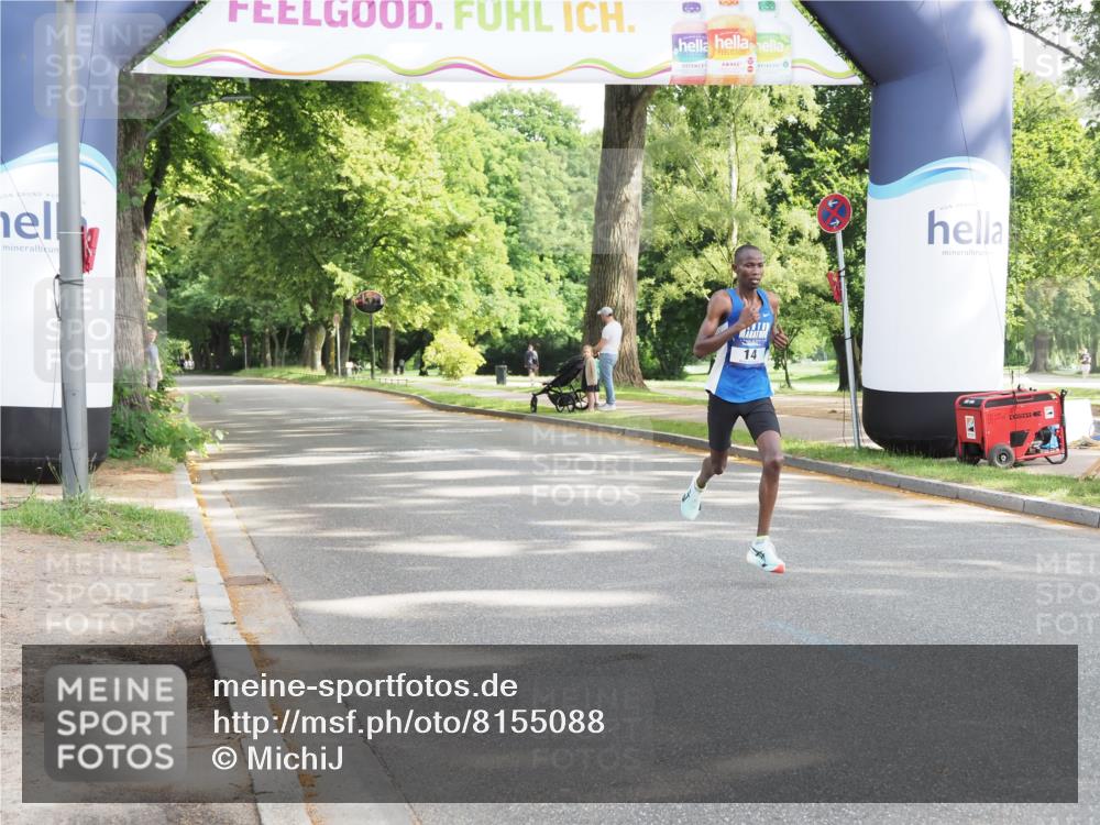 29.06.2025 - hella hamburg halbmarathon MichiJ http://msf.ph/oto/8155088 29.06.2025 09:57:52 Zwischen KM18-KM19 14, 17, 19 meine-sportfotos.de