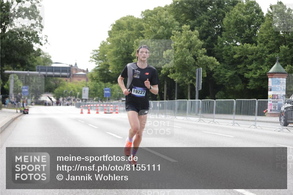 29.06.2025 - hella hamburg halbmarathon Jannik Wohlers http://msf.ph/oto/8155111 29.06.2025 09:36:08 Lombardsbrücke 19227 meine-sportfotos.de