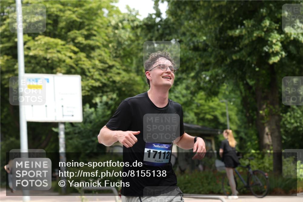 29.06.2025 - hella hamburg halbmarathon Yannick Fuchs http://msf.ph/oto/8155138 29.06.2025 10:58:10 20KM 1254, 1334, 2810, 3919, 4542, 6100, 7042, 7907, 8810, 8890, 9191, 9680, 10694, 12479, 12646, 13503, 13542, 13841, 13901, 14225, 14970, 15093, 15698, 15797, 16594, 17061, 17112, 17150, 17533, 17685, 17686, 18321, 18395, 18581, 19240 meine-sportfotos.de