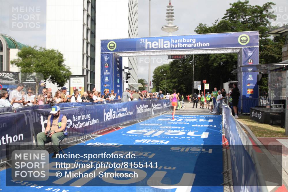 29.06.2025 - hella hamburg halbmarathon Michael Strokosch http://msf.ph/oto/8155141 29.06.2025 10:09:05 Ziel 29 meine-sportfotos.de