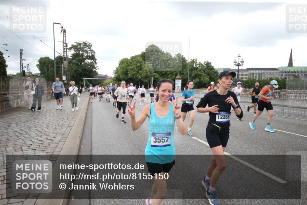 29.06.2025 - hella hamburg halbmarathon Jannik Wohlers http://msf.ph/oto/8155150 29.06.2025 10:53:38 Lombardsbrücke 1017, 1263, 1687, 1744, 1779, 1789, 2079, 2372, 2600, 2761, 2854, 3079, 3187, 3188, 3249, 3465, 3467, 3557, 4323, 4685, 4838, 5430, 5804, 5898, 5964, 6192, 6468, 6583, 6988, 7614, 8867, 8924, 9138, 9203, 9503, 9572, 11390, 11472, 11769, 11830, 12283, 12429, 12611, 12898, 13034, 13350, 13368, 13850, 14171, 14177, 14386, 14416, 14596, 14665, 15191, 15318, 15791, 16691, 16839, 16888, 16930, 17309, 17487, 17622, 18348, 18365, 18904, 19019 meine-sportfotos.de
