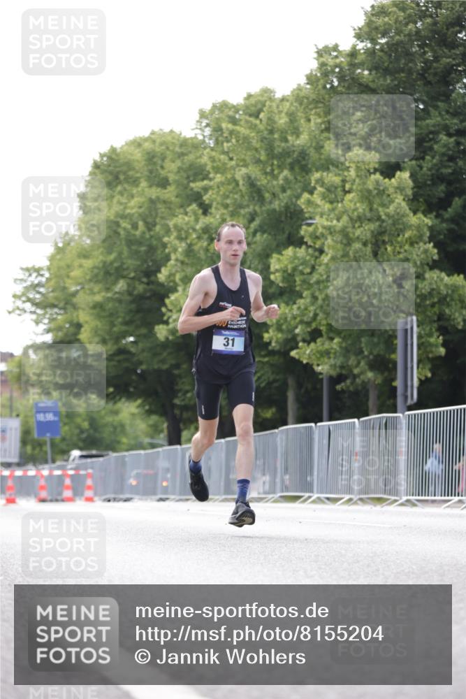 29.06.2025 - hella hamburg halbmarathon Jannik Wohlers http://msf.ph/oto/8155204 29.06.2025 09:36:43 Lombardsbrücke 31 meine-sportfotos.de