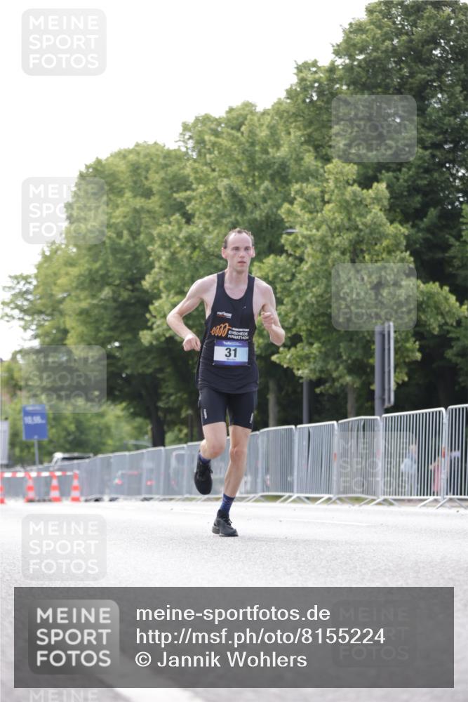 29.06.2025 - hella hamburg halbmarathon Jannik Wohlers http://msf.ph/oto/8155224 29.06.2025 09:36:43 Lombardsbrücke 31 meine-sportfotos.de