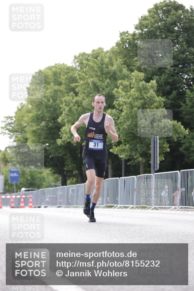 29.06.2025 - hella hamburg halbmarathon Jannik Wohlers http://msf.ph/oto/8155232 29.06.2025 09:36:43 Lombardsbrücke 31 meine-sportfotos.de