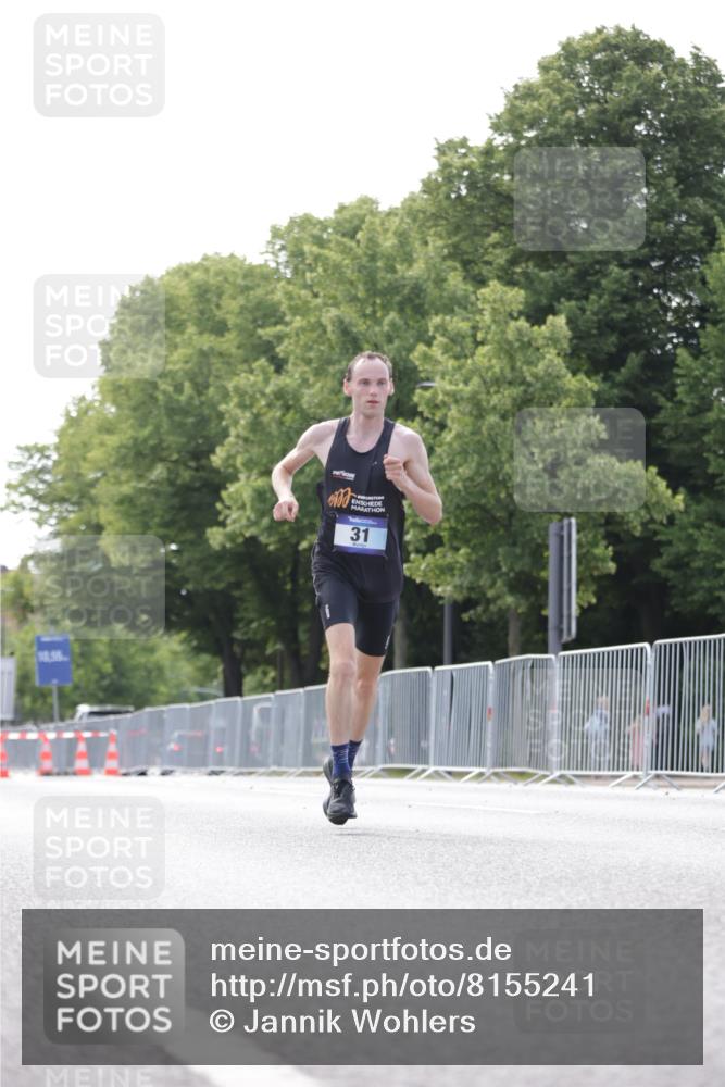 29.06.2025 - hella hamburg halbmarathon Jannik Wohlers http://msf.ph/oto/8155241 29.06.2025 09:36:43 Lombardsbrücke 31 meine-sportfotos.de