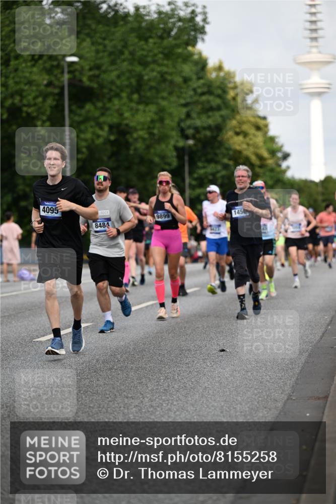 29.06.2025 - hella hamburg halbmarathon Dr. Thomas Lammeyer http://msf.ph/oto/8155258 29.06.2025 10:08:02 Kennedybrücke 1032, 1355, 1450, 2277, 2683, 2979, 4095, 4587, 4951, 5058, 5363, 5384, 5396, 5464, 5613, 6142, 6453, 7277, 7278, 7279, 7485, 8177, 8421, 8422, 8423, 8469, 8484, 9526, 9899, 10389, 11402 meine-sportfotos.de