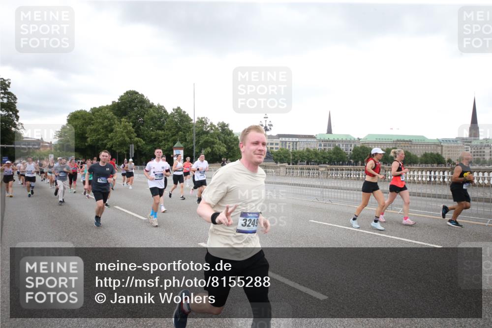 29.06.2025 - hella hamburg halbmarathon Jannik Wohlers http://msf.ph/oto/8155288 29.06.2025 10:53:40 Lombardsbrücke 1017, 1263, 1687, 1744, 1779, 1789, 2372, 2600, 2761, 2854, 3079, 3187, 3188, 3249, 3465, 3467, 3557, 4323, 4685, 4838, 5804, 5817, 5898, 5964, 6192, 6468, 6583, 6987, 6988, 7614, 8867, 8924, 9138, 9203, 9503, 9572, 10207, 11390, 11472, 11769, 11785, 11830, 12283, 12429, 12611, 12898, 13034, 13350, 13368, 13850, 14171, 14177, 14386, 14416, 14596, 14665, 14904, 15318, 15791, 16691, 16839, 16888, 16930, 17309, 17487, 17622, 18348, 18365, 18904, 19019 meine-sportfotos.de