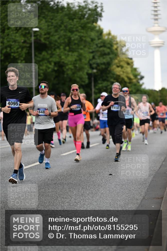 29.06.2025 - hella hamburg halbmarathon Dr. Thomas Lammeyer http://msf.ph/oto/8155295 29.06.2025 10:08:03 Kennedybrücke 1032, 1355, 1450, 2277, 2683, 2979, 4095, 4951, 5058, 5363, 5384, 5396, 5464, 5613, 6142, 6453, 7277, 7278, 7279, 7485, 8177, 8421, 8422, 8423, 8469, 8484, 9526, 9899, 10389, 11402 meine-sportfotos.de