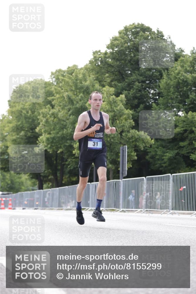 29.06.2025 - hella hamburg halbmarathon Jannik Wohlers http://msf.ph/oto/8155299 29.06.2025 09:36:44 Lombardsbrücke 31 meine-sportfotos.de
