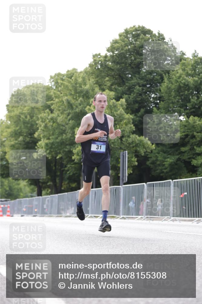 29.06.2025 - hella hamburg halbmarathon Jannik Wohlers http://msf.ph/oto/8155308 29.06.2025 09:36:44 Lombardsbrücke 31 meine-sportfotos.de