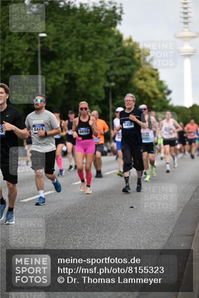 29.06.2025 - hella hamburg halbmarathon Dr. Thomas Lammeyer http://msf.ph/oto/8155323 29.06.2025 10:08:03 Kennedybrücke 1032, 1355, 1450, 2277, 2683, 2979, 4095, 4951, 5058, 5363, 5384, 5396, 5464, 5613, 6142, 6453, 7277, 7278, 7279, 7485, 8177, 8421, 8422, 8423, 8469, 8484, 9526, 9899, 10389, 11402 meine-sportfotos.de