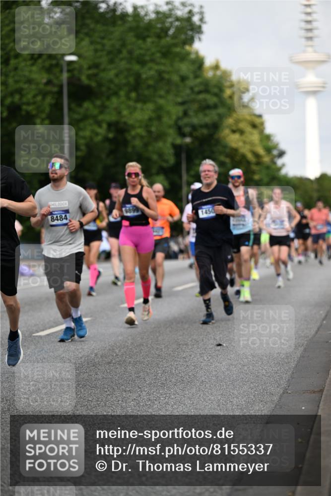 29.06.2025 - hella hamburg halbmarathon Dr. Thomas Lammeyer http://msf.ph/oto/8155337 29.06.2025 10:08:03 Kennedybrücke 1032, 1355, 1450, 2277, 2683, 2979, 4095, 4951, 5058, 5363, 5384, 5396, 5464, 5613, 6142, 6453, 7277, 7278, 7279, 7485, 8177, 8421, 8422, 8423, 8469, 8484, 9526, 9899, 10389, 11402 meine-sportfotos.de