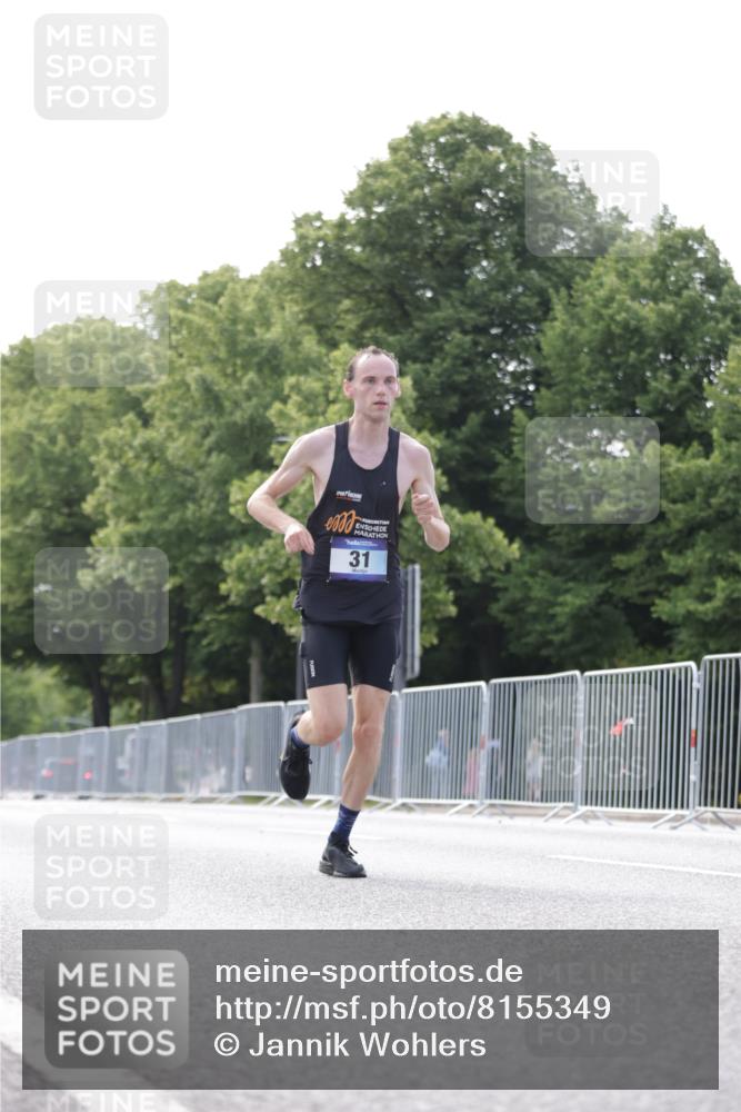 29.06.2025 - hella hamburg halbmarathon Jannik Wohlers http://msf.ph/oto/8155349 29.06.2025 09:36:44 Lombardsbrücke 31 meine-sportfotos.de