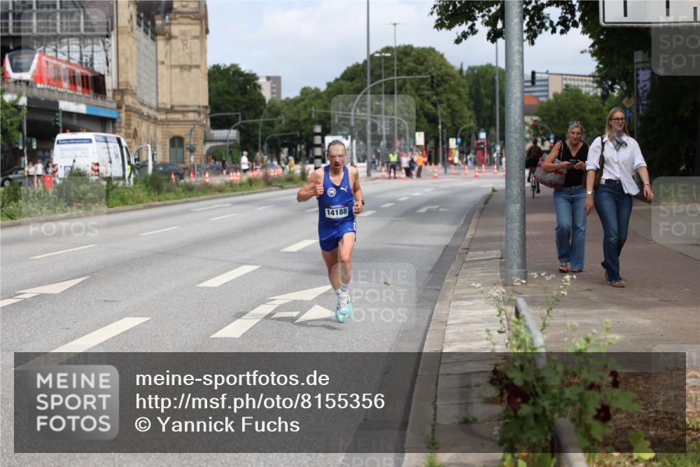 29.06.2025 - hella hamburg halbmarathon Yannick Fuchs http://msf.ph/oto/8155356 29.06.2025 10:15:21 20KM 9255, 14188, 18848 meine-sportfotos.de