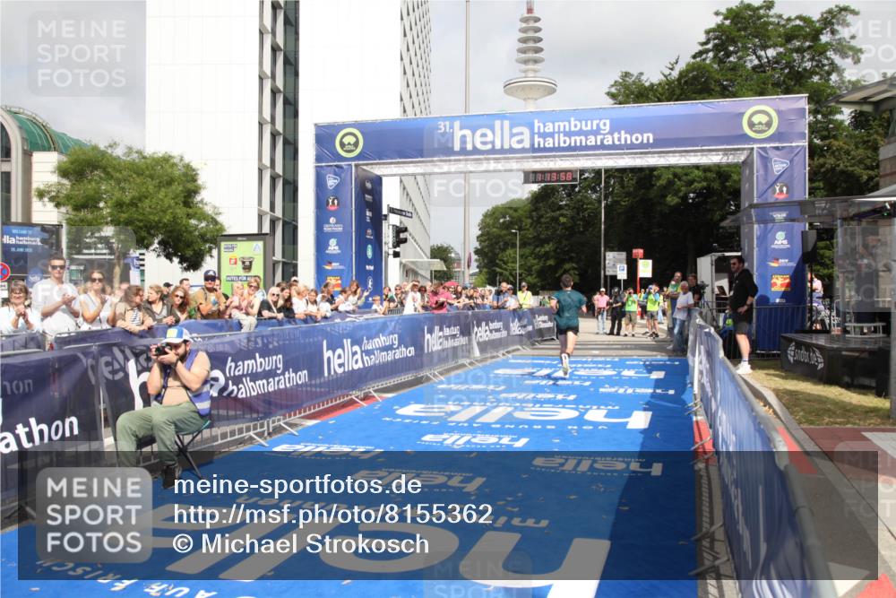 29.06.2025 - hella hamburg halbmarathon Michael Strokosch http://msf.ph/oto/8155362 29.06.2025 10:14:02 Ziel 31, 42, 14689 meine-sportfotos.de