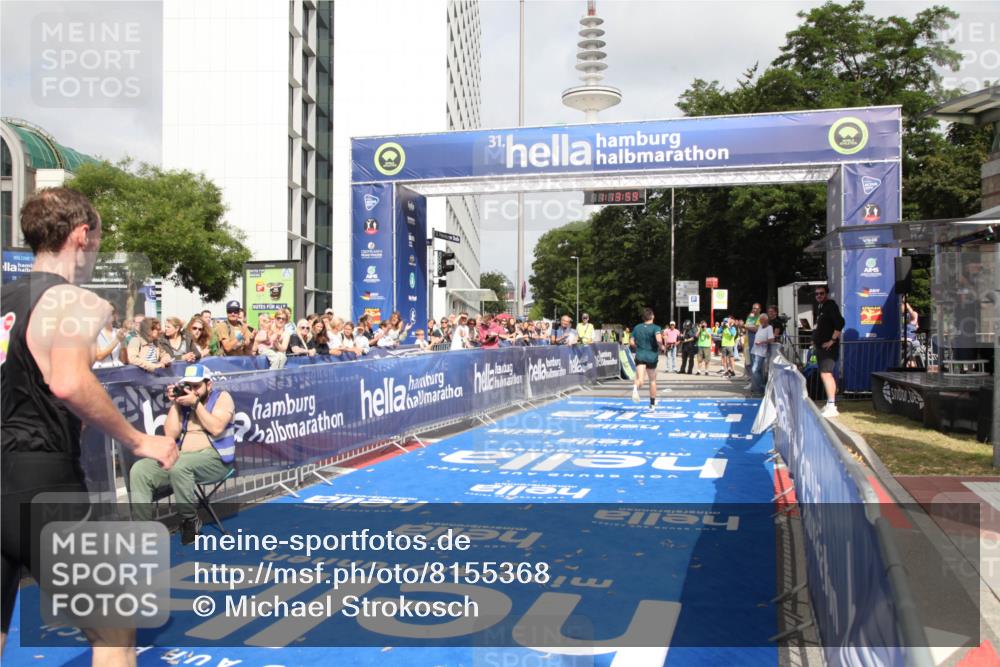29.06.2025 - hella hamburg halbmarathon Michael Strokosch http://msf.ph/oto/8155368 29.06.2025 10:14:03 Ziel 31, 42, 14689 meine-sportfotos.de
