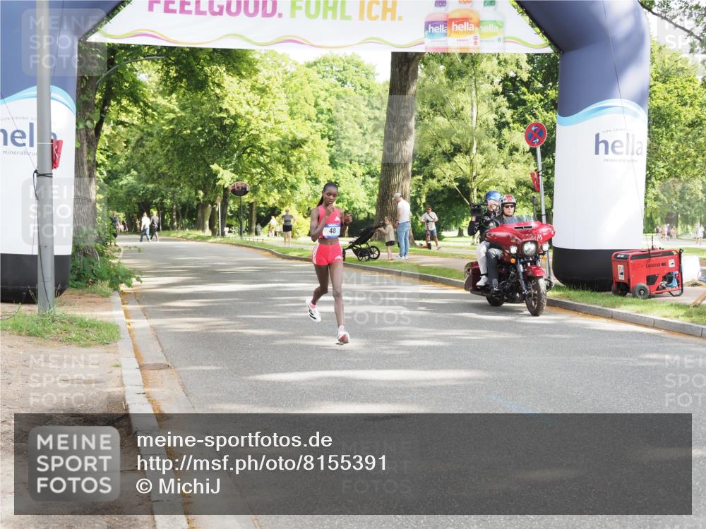 29.06.2025 - hella hamburg halbmarathon MichiJ http://msf.ph/oto/8155391 29.06.2025 10:01:37 Zwischen KM18-KM19 48 meine-sportfotos.de