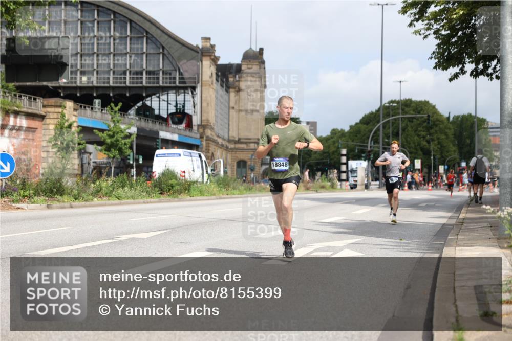 29.06.2025 - hella hamburg halbmarathon Yannick Fuchs http://msf.ph/oto/8155399 29.06.2025 10:15:39 20KM 54, 9255, 11829, 12678, 16245, 18848 meine-sportfotos.de