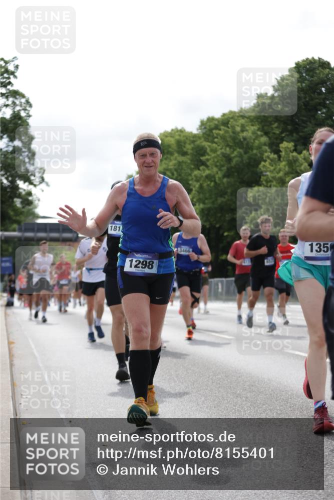 29.06.2025 - hella hamburg halbmarathon Jannik Wohlers http://msf.ph/oto/8155401 29.06.2025 10:16:48 Lombardsbrücke 1083, 1137, 1298, 1331, 1348, 1356, 1477, 1553, 2225, 2908, 3210, 3464, 3466, 3622, 5023, 5390, 5929, 5930, 5995, 6126, 6128, 6522, 7257, 7345, 7376, 7445, 7647, 7945, 8253, 8263, 8558, 8983, 9152, 9259, 9647, 10377, 10460, 10592, 10735, 11102, 12042, 12043, 12100, 12166, 13605, 14199, 14597, 14950, 15140, 15293, 15465, 16447, 16704, 16817, 17010, 17058, 17661, 17741, 17984, 18108, 18344, 18571 meine-sportfotos.de