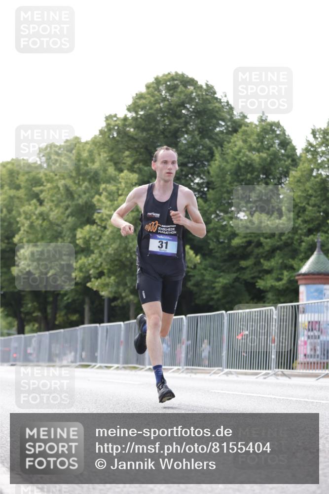 29.06.2025 - hella hamburg halbmarathon Jannik Wohlers http://msf.ph/oto/8155404 29.06.2025 09:36:44 Lombardsbrücke 31 meine-sportfotos.de