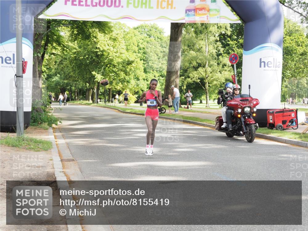 29.06.2025 - hella hamburg halbmarathon MichiJ http://msf.ph/oto/8155419 29.06.2025 10:01:38 Zwischen KM18-KM19 48 meine-sportfotos.de