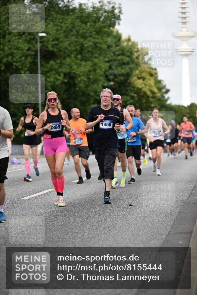 29.06.2025 - hella hamburg halbmarathon Dr. Thomas Lammeyer http://msf.ph/oto/8155444 29.06.2025 10:08:04 Kennedybrücke 1032, 1355, 1450, 2277, 2683, 2979, 4095, 4951, 5058, 5363, 5384, 5396, 5613, 6142, 6453, 7277, 7278, 7279, 7485, 8177, 8421, 8422, 8423, 8469, 8484, 9526, 9899, 10389, 11402 meine-sportfotos.de
