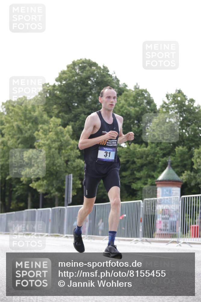 29.06.2025 - hella hamburg halbmarathon Jannik Wohlers http://msf.ph/oto/8155455 29.06.2025 09:36:44 Lombardsbrücke 31 meine-sportfotos.de