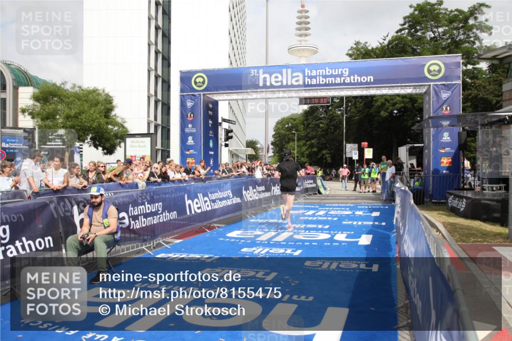 29.06.2025 - hella hamburg halbmarathon Michael Strokosch http://msf.ph/oto/8155475 29.06.2025 10:14:34 Ziel 19227 meine-sportfotos.de