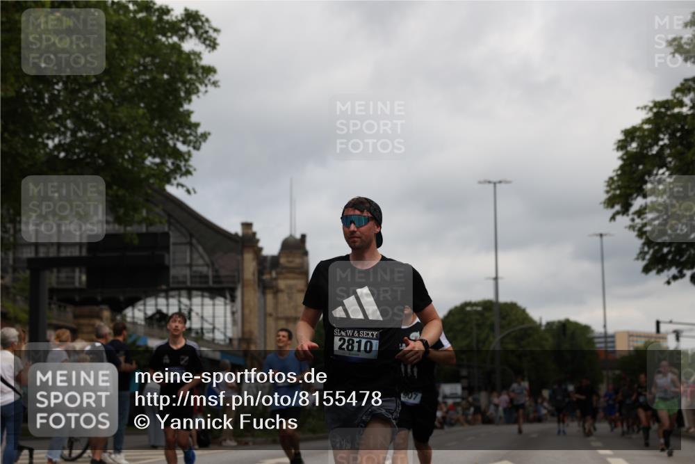 29.06.2025 - hella hamburg halbmarathon Yannick Fuchs http://msf.ph/oto/8155478 29.06.2025 10:58:15 20KM 2810, 3919, 4542, 6100, 7042, 7907, 8171, 8810, 8890, 9680, 9816, 10694, 11960, 12479, 12646, 13503, 13542, 13901, 14225, 14822, 14970, 15698, 15797, 16594, 16753, 17112, 17150, 17533, 17685, 17686, 18321, 18395, 18581, 18739, 19240 meine-sportfotos.de